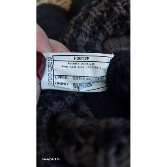 UGG Australia Black Knit 12” Sweater Boots Textured Women’s Sz 7M Buttons - Picture 7 of 7